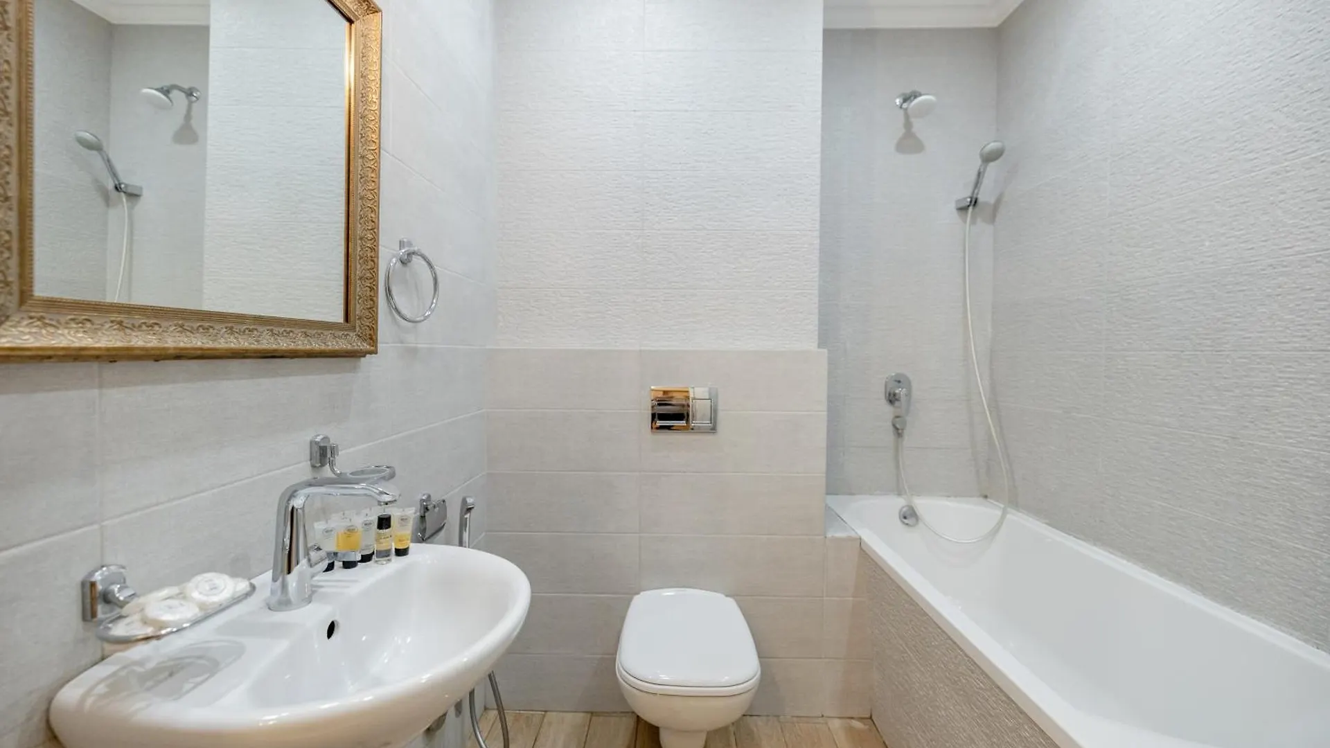 טביליסי Flawless Two-Bedroom Apartment גאורגיה