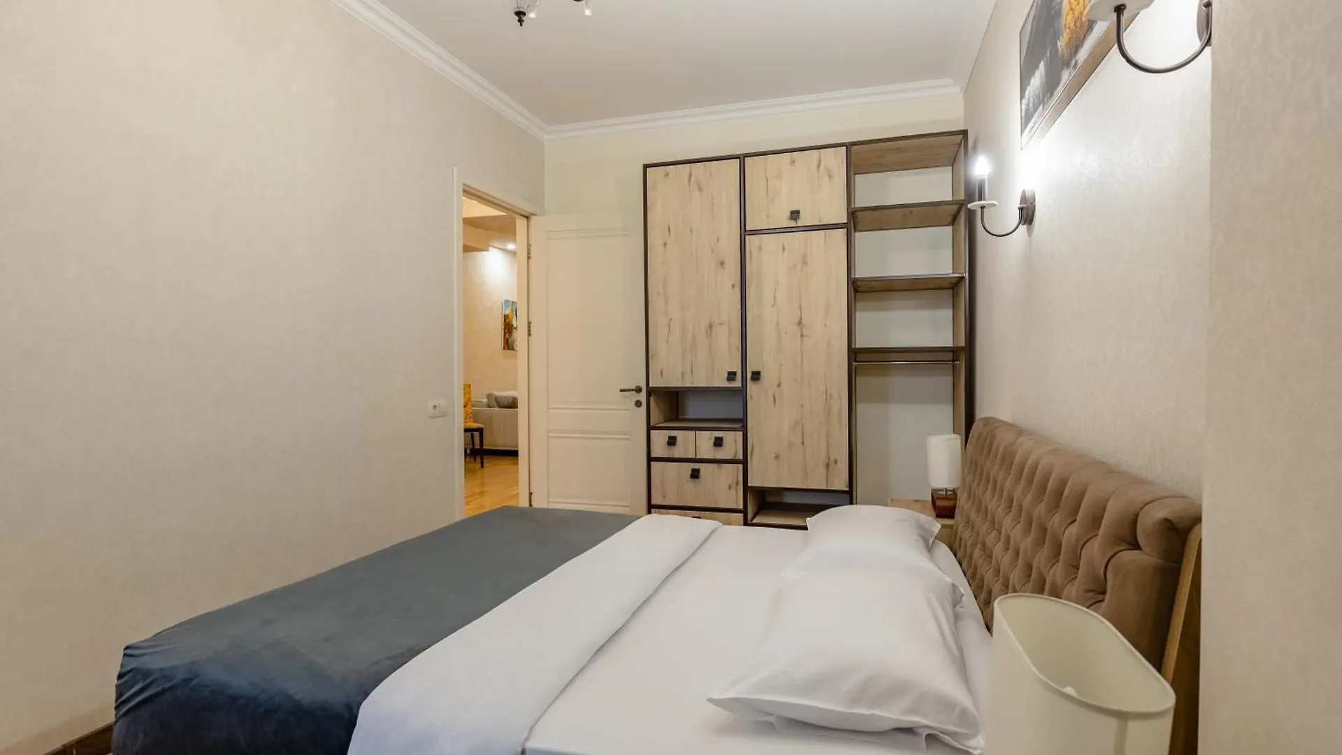 טביליסי Flawless Two-Bedroom Apartment